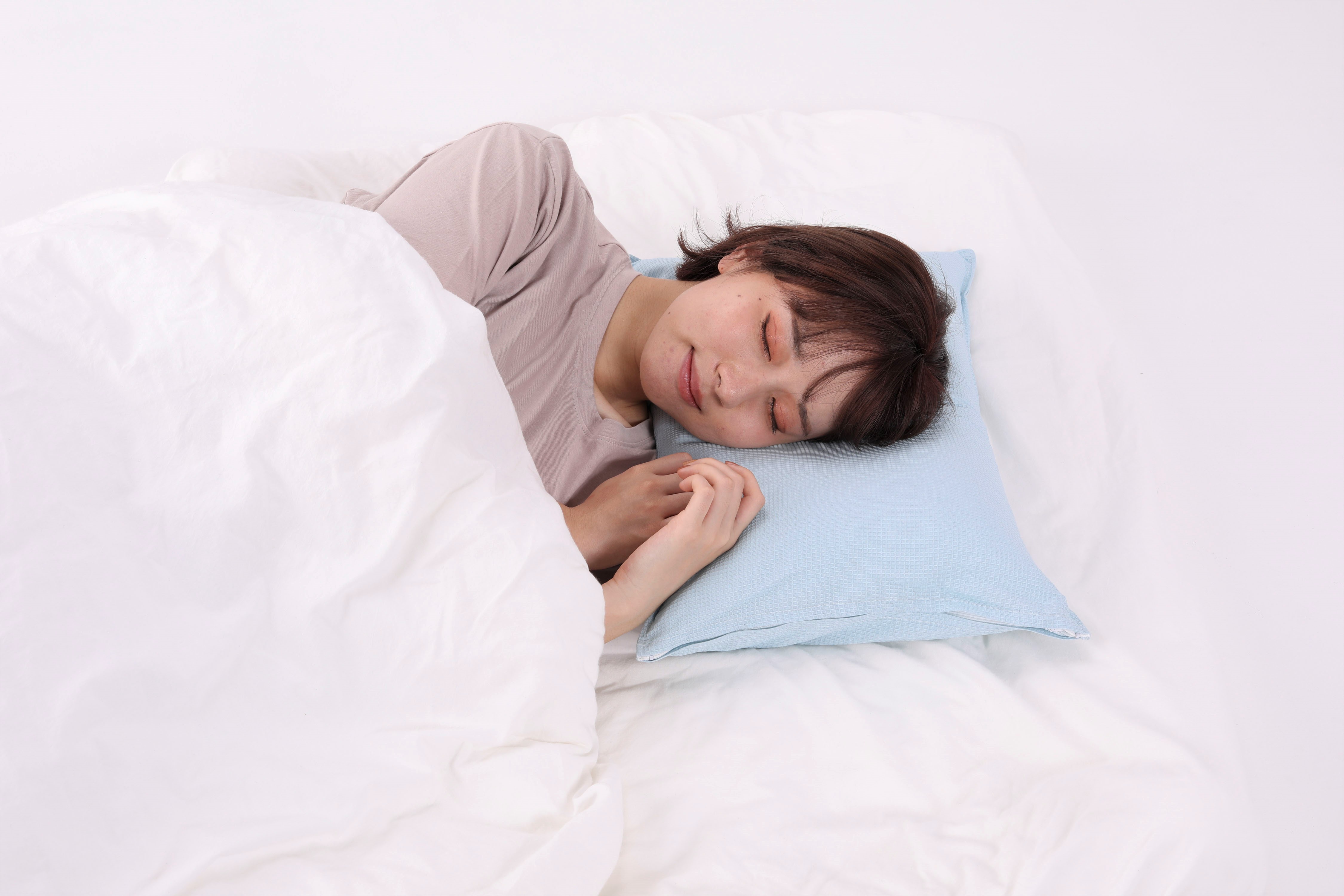 朝までぐっすり眠りたい！【快眠できるまくらの選び方】と眠りの質が